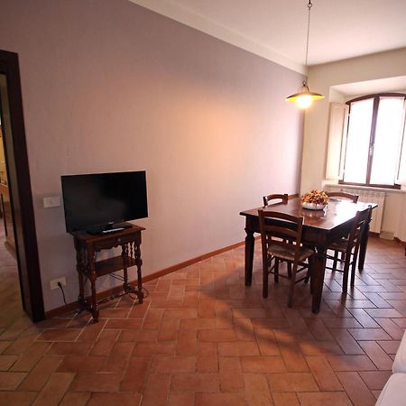 Agriturismo Casale Dello Sparviero Кастелина ин Кианти Екстериор снимка