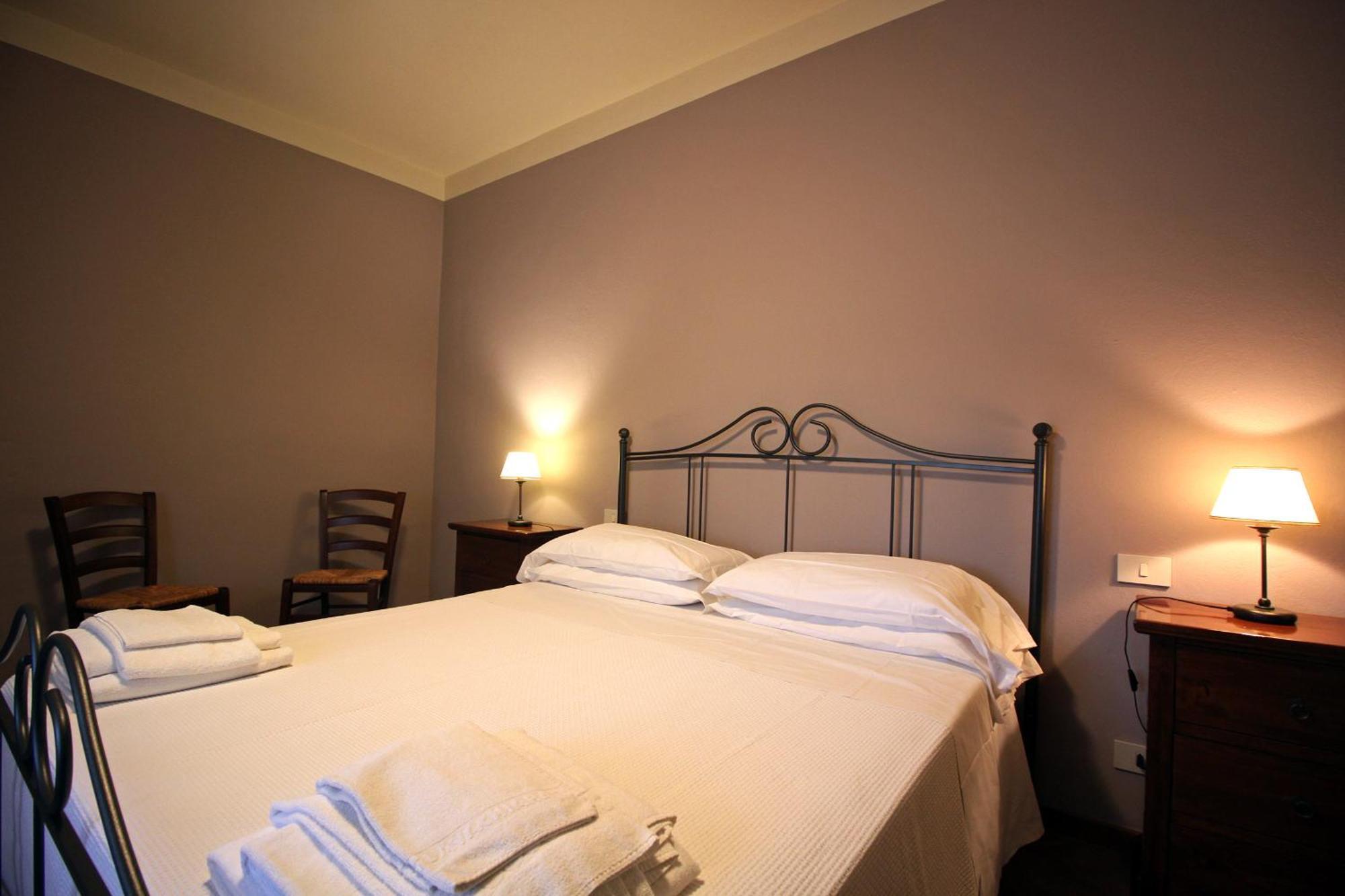 Agriturismo Casale Dello Sparviero Кастелина ин Кианти Екстериор снимка